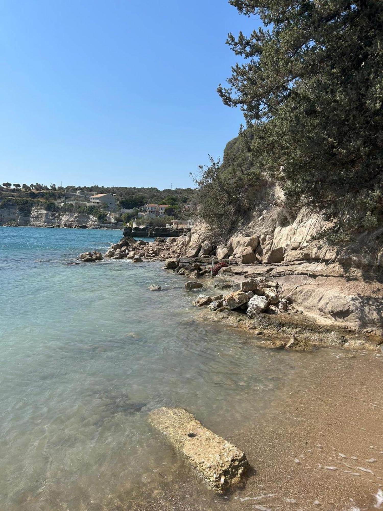 Tiny House Framed By Nature Near Sea In Karaburun Esmirna Exterior foto